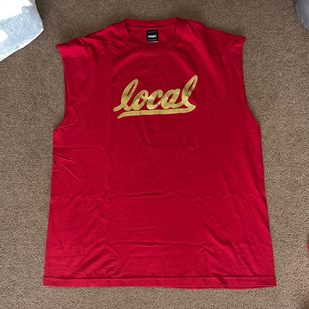 Mens Adapt “Local” muscle tee